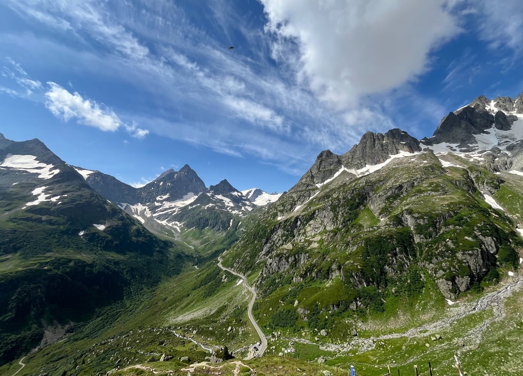 The Susten Pass road from the trail up to Sustlihütte