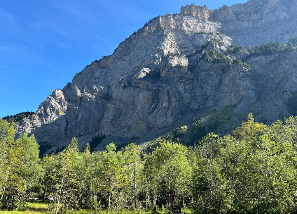 Nappes on display in the walls of the Gasterntal