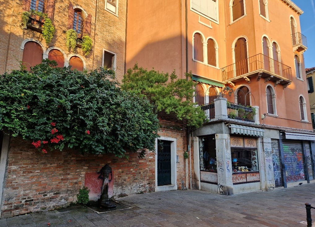 San Trovaso's fountain