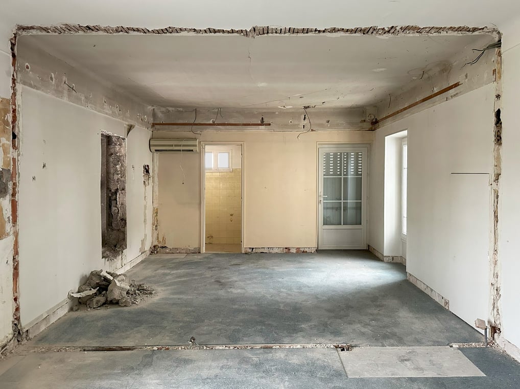 Studio à rénover dans le centre historique d’Avignon – début du chantier