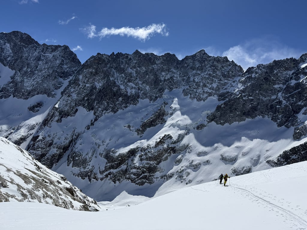 Tour de la Meije con esquís de montaña. Subida al refugio Adele Planchard