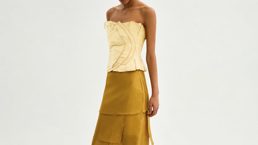 Top estructurado amarillo mantequilla verano 2026
