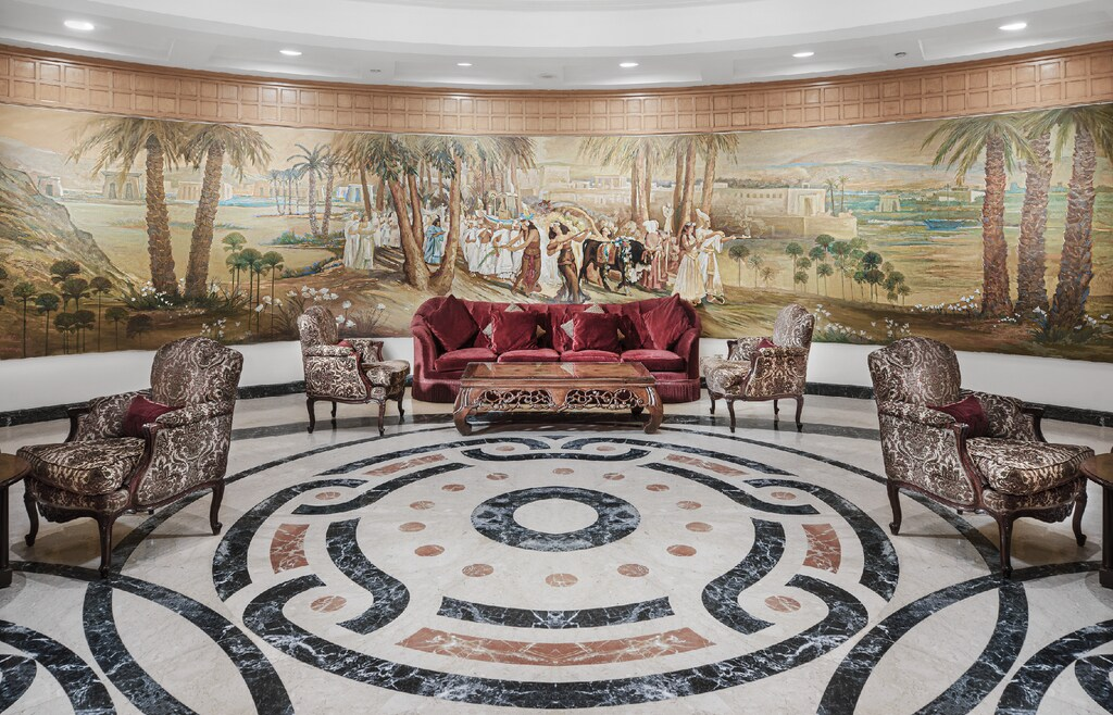 The Steigenberger Nile Palace further enhances its appeal with a distinctive onsite art gallery.