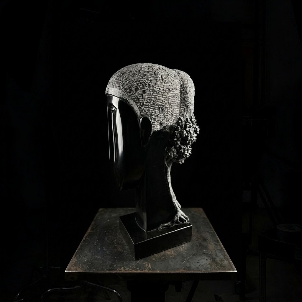 L'Arbre Modi 9, sculpture en marbre noir de Golzinne du sculpteur français "Herrel"
