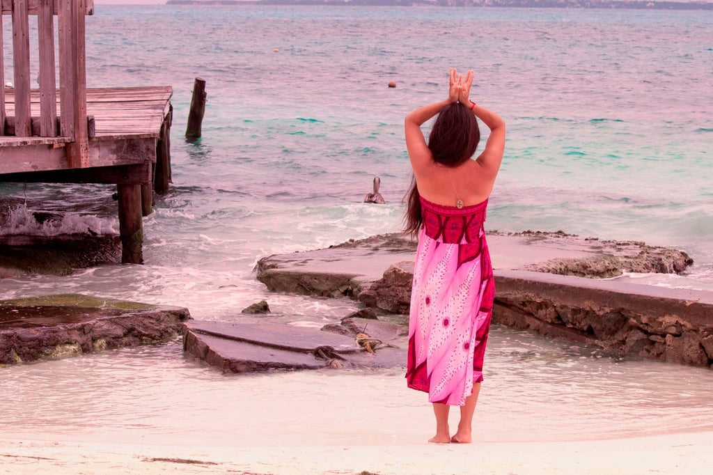 Mayra frente a la mar