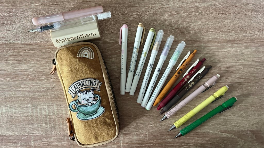 Yuruliku FLAT Tool Pen Case and minimalist stationery essentials.