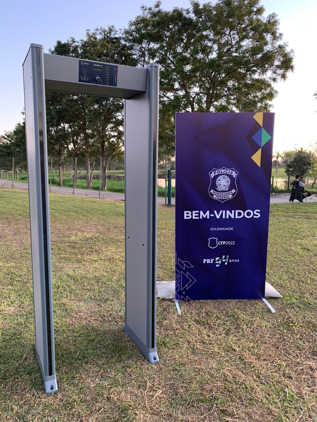 Portal detector de metais em evento da PRF (Polícia Rodoviária Federal)