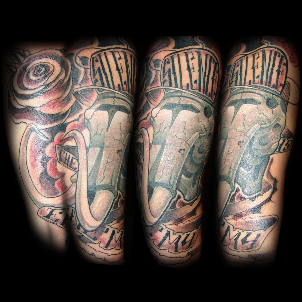 tatuaje calavera mamut blanco negro Barcelona punkotattooartist