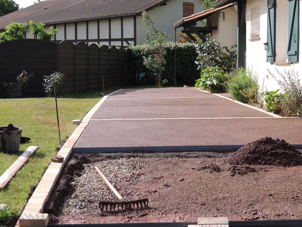 Quelle épaisseur doit faire le béton drainant