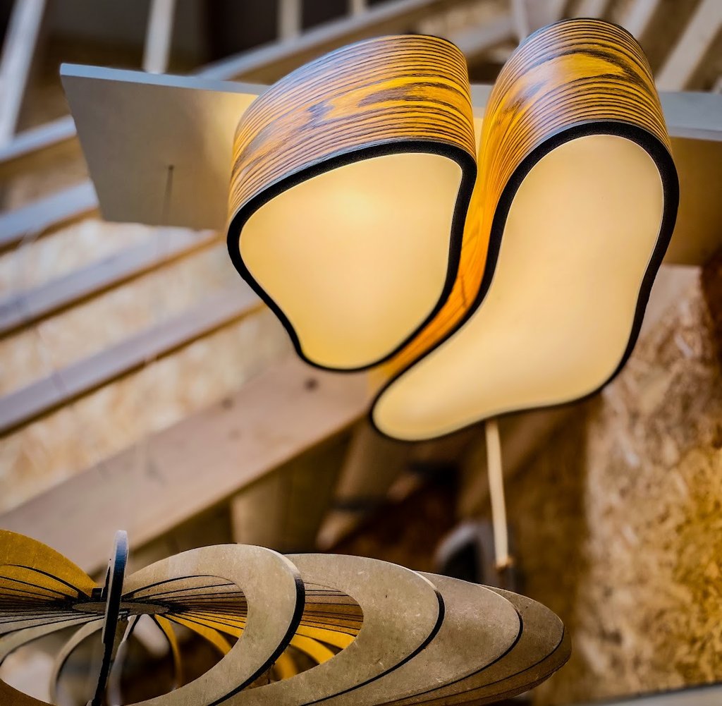 Luminaire design en bois fabriqué à la main