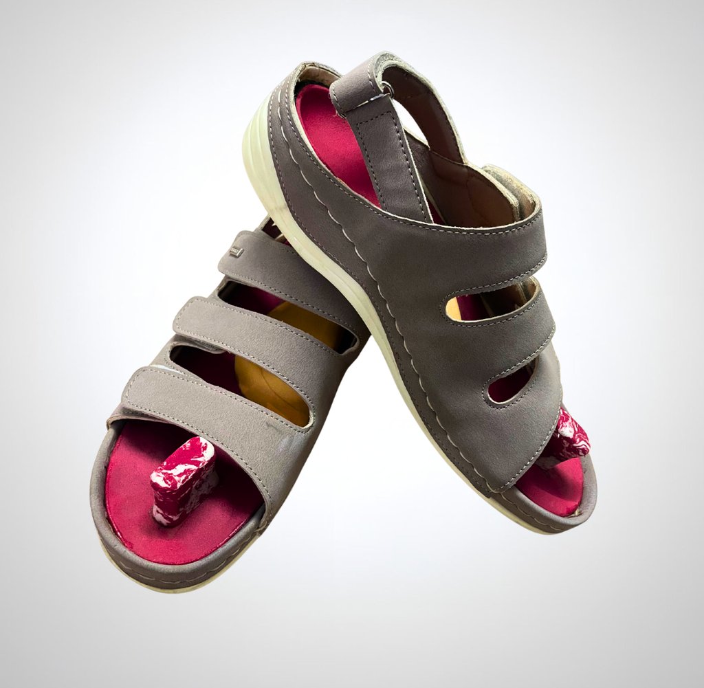 wide toe box footwear