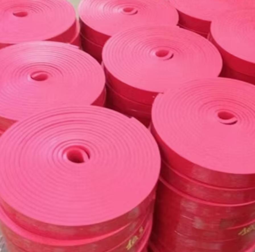 bavette convoyeur à bande rouge noir et orange