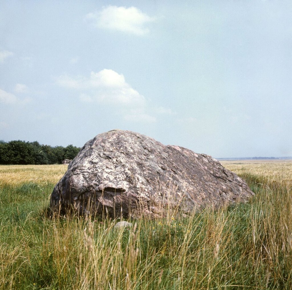 Kadarų akmuo, Biržai