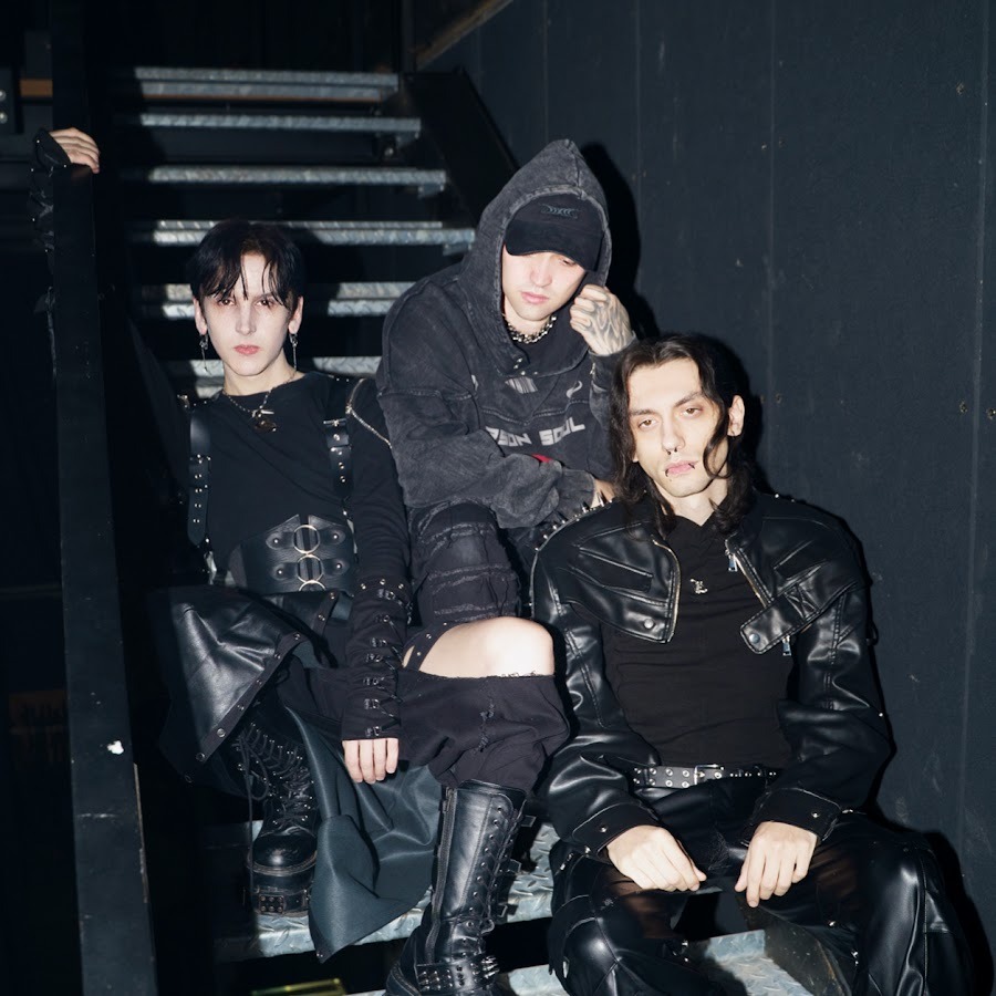 TSS Lean Further Into Emotion on “Die In Your Arms”