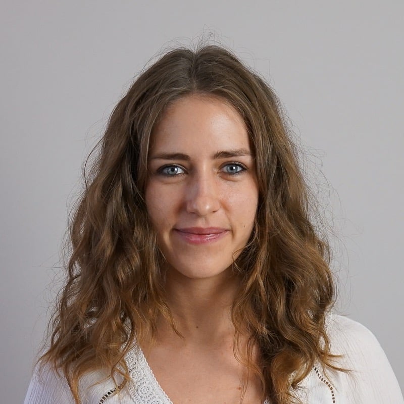 My name is Vanessa Schmitz. I am a certified holistic health and nutrition coach.