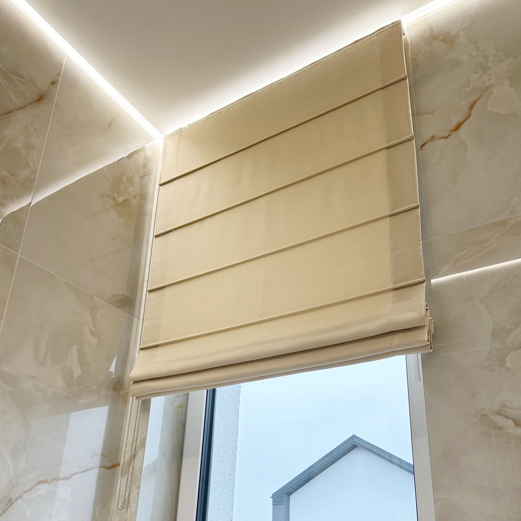 šviesi, bet neperšviečianti romanetė