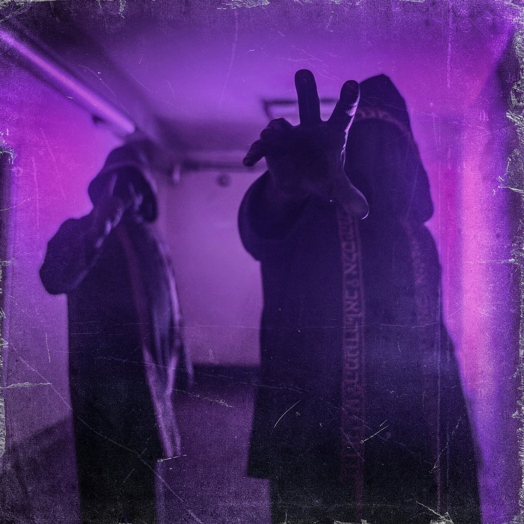 Imagem em roxo da banda Dogma do clip “My Matricidal”