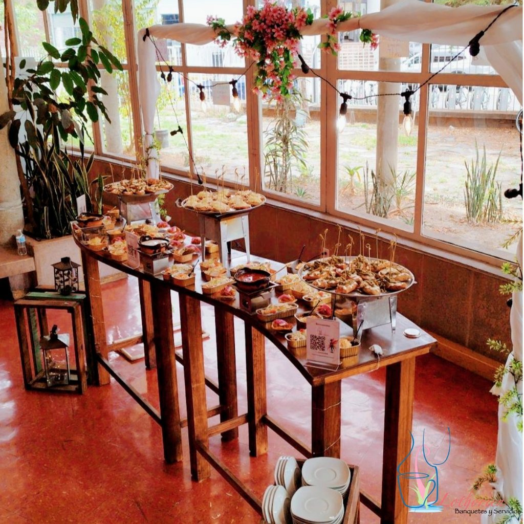 Periquera snake usada como estación de bocadillos mexicanos