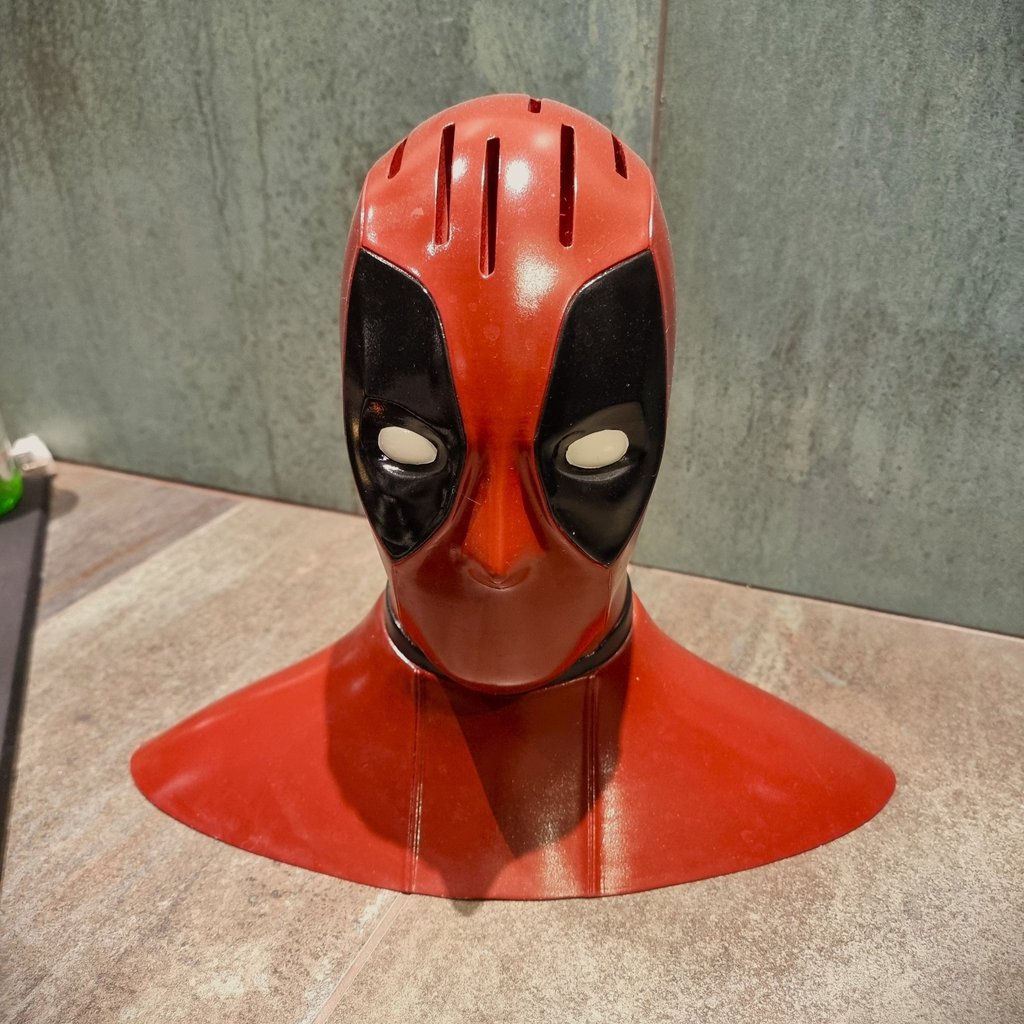 Porte-couteaux design inspiré de Deadpool imprimé en 3D