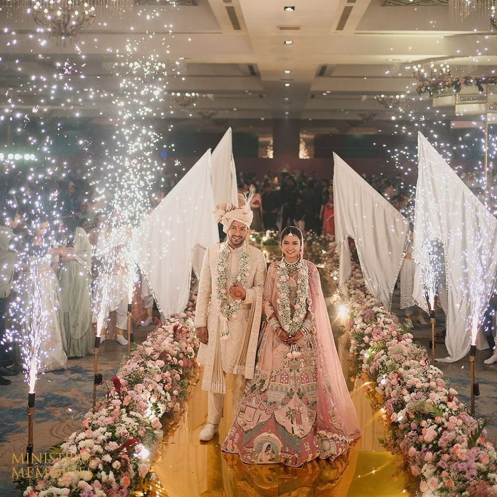 BEST BRIDE GROOM ENTRY & JAIMALA THEMES BY GEET EVENTS