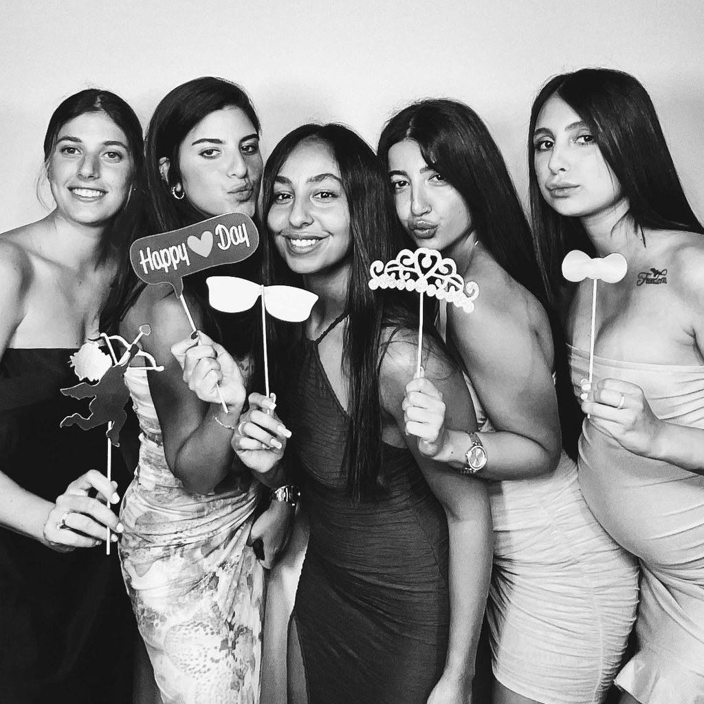 עמדת צילום , עמדת צילום לחתונות , עמדת צילום הכי יפה