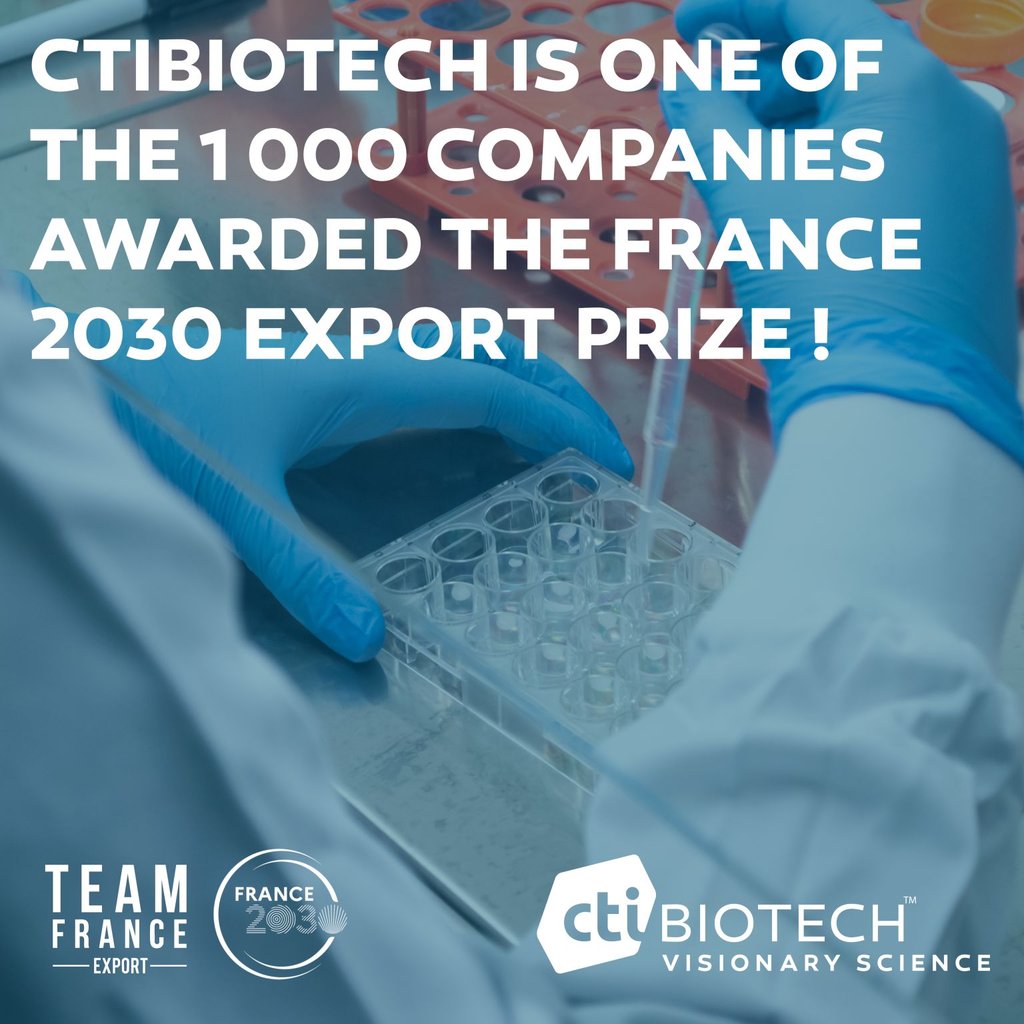 CTIBIOTECH scientist in blue gloves working in a lab for the France 2030 Export Prize.