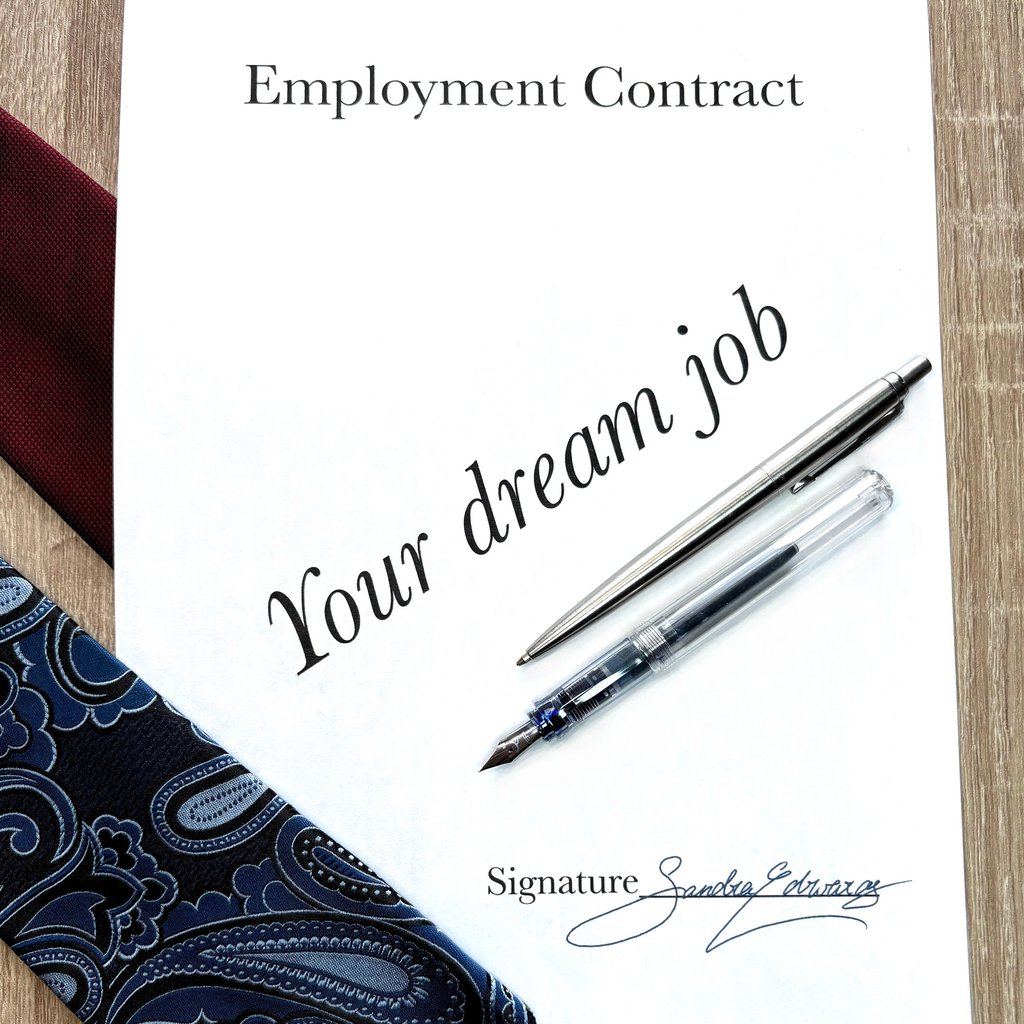 Example of a signature signing an employment contract of one's dream job