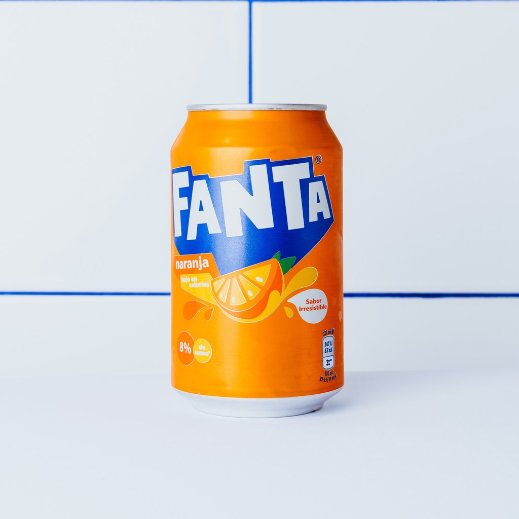 Lata de Fanta naranja, disponible en Flipa
