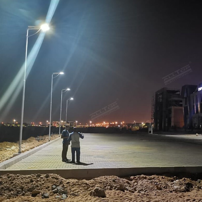 solar street light