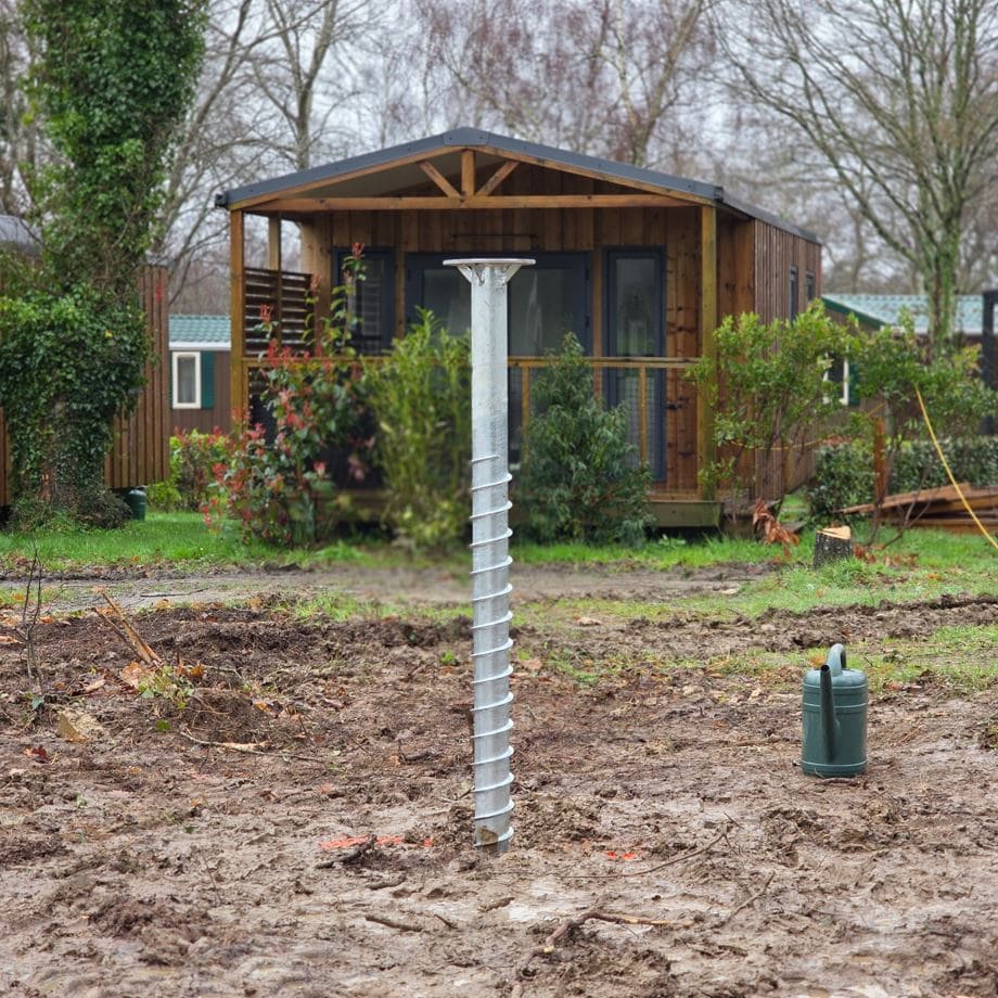 Fondation sur pieux vissés pour mobilhome et chalet de jardin