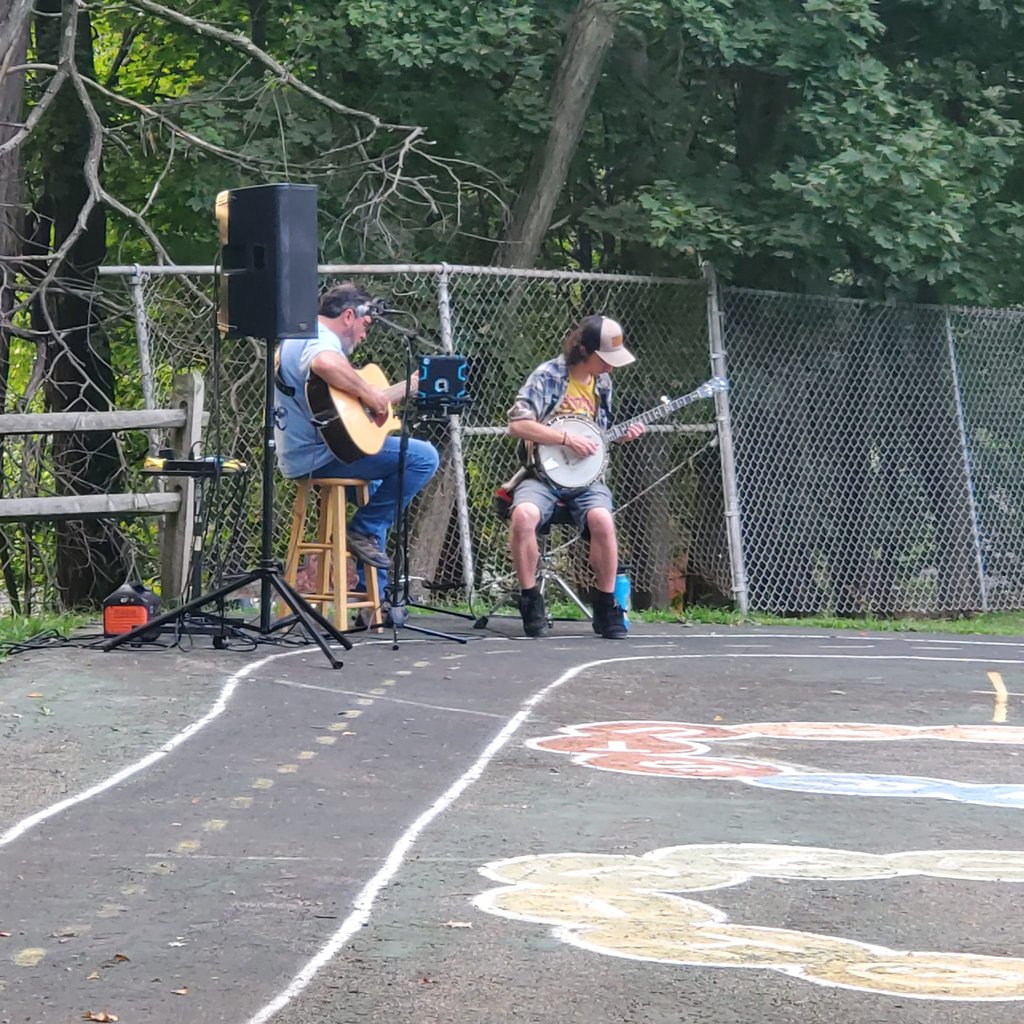 Bluegrass concert at Crescent Hills park