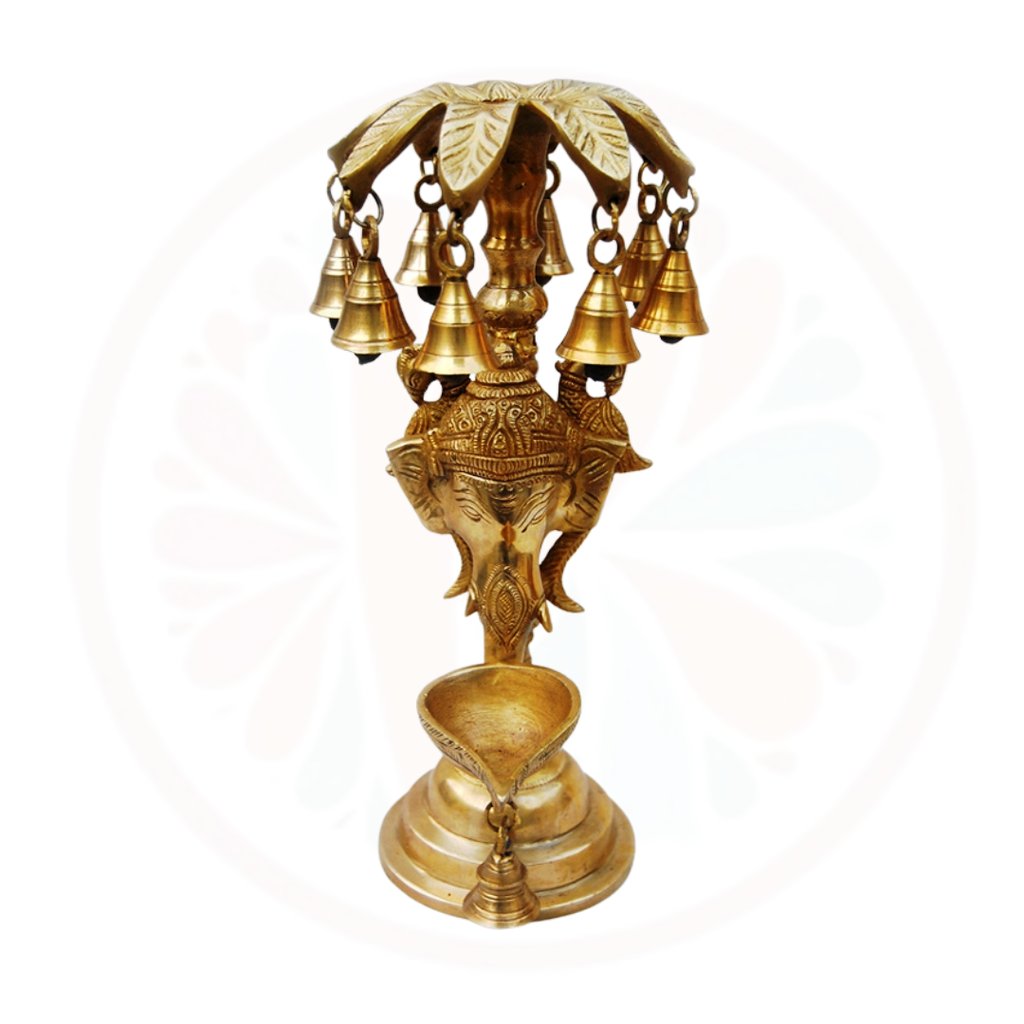 #BrassDeepak #DiyaDecoration #BrassDiya #TraditionalLighting #BrassLamp #DiwaliDecor #HomeDecor #Ind