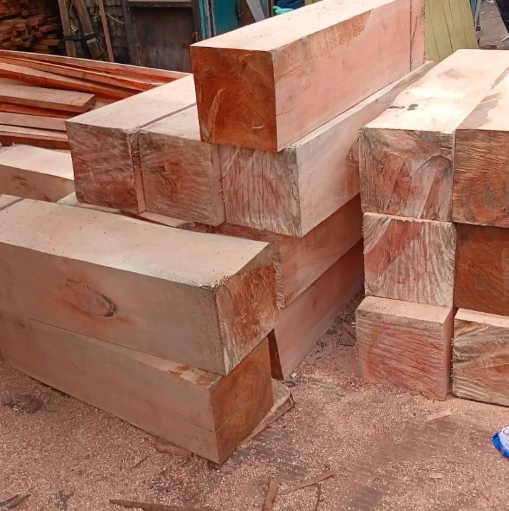 Custom Balok Kayu Meranti