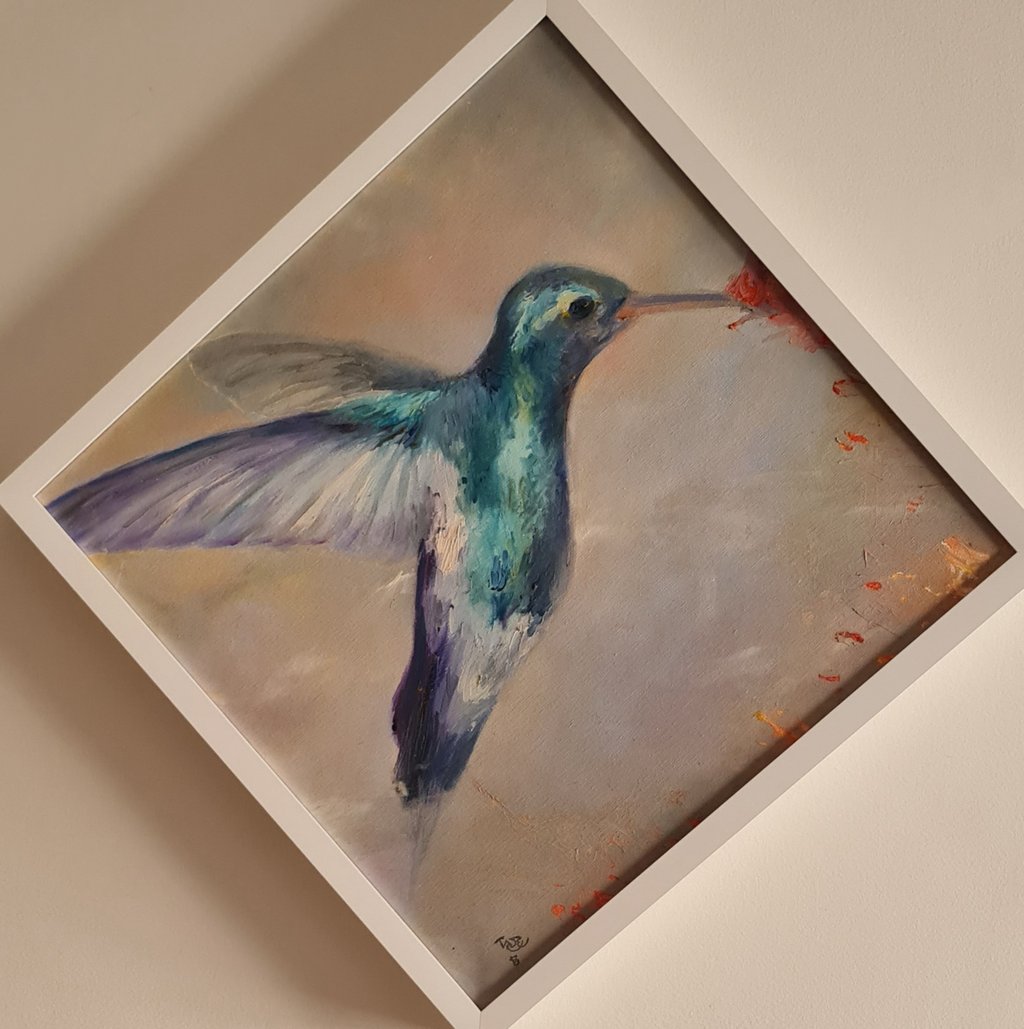 Oil with spatula - Hummingbird