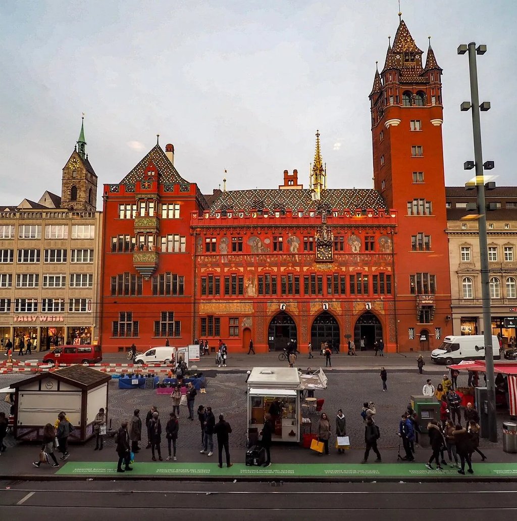 Rathaus am Marktplatz Basel Sehenswürdigkeiten