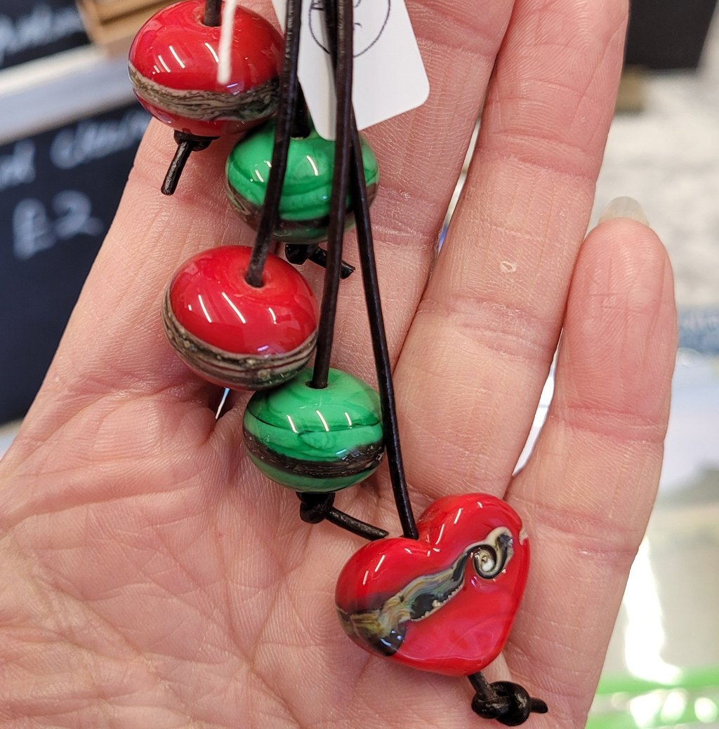 Sandy Fulbrook glass bead pendant