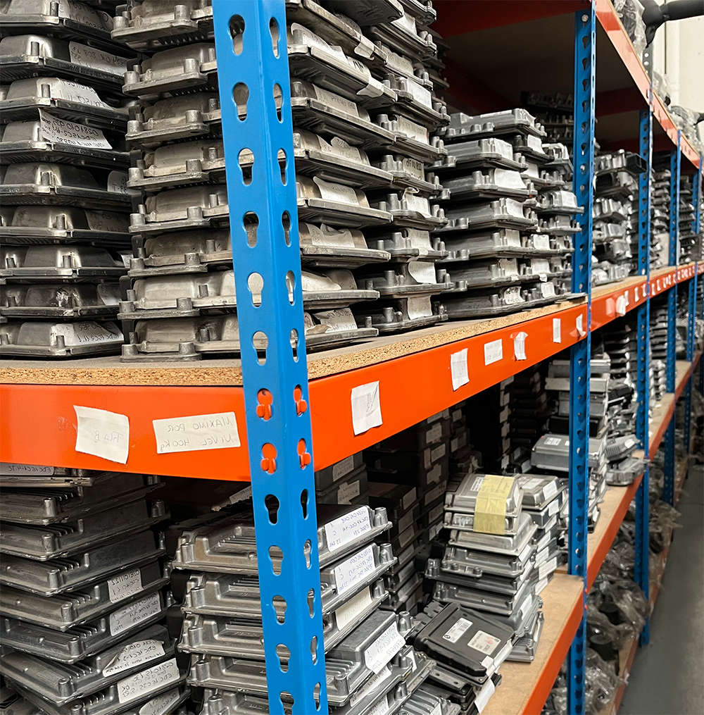 Stock de ECU motor / Centralitas motor para coches y recambios para clientes de Clairicar