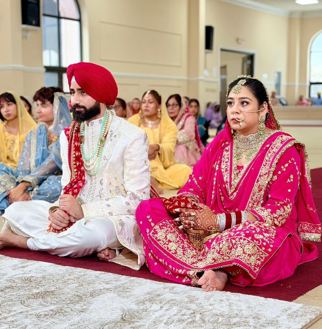 Indian Sikh bride in traditional wedding attire New Jersey Gurdwara