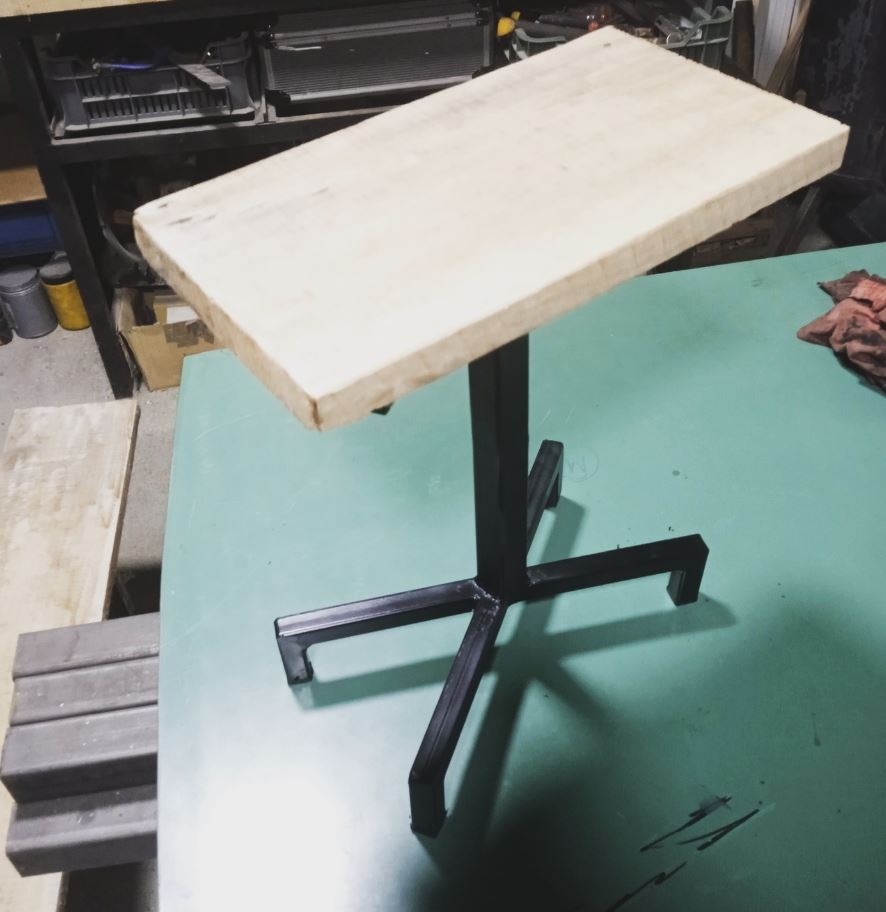 drvometal, drvo metal, nameštaj, police, stolovi, stolice, ograde, ograda, kapija