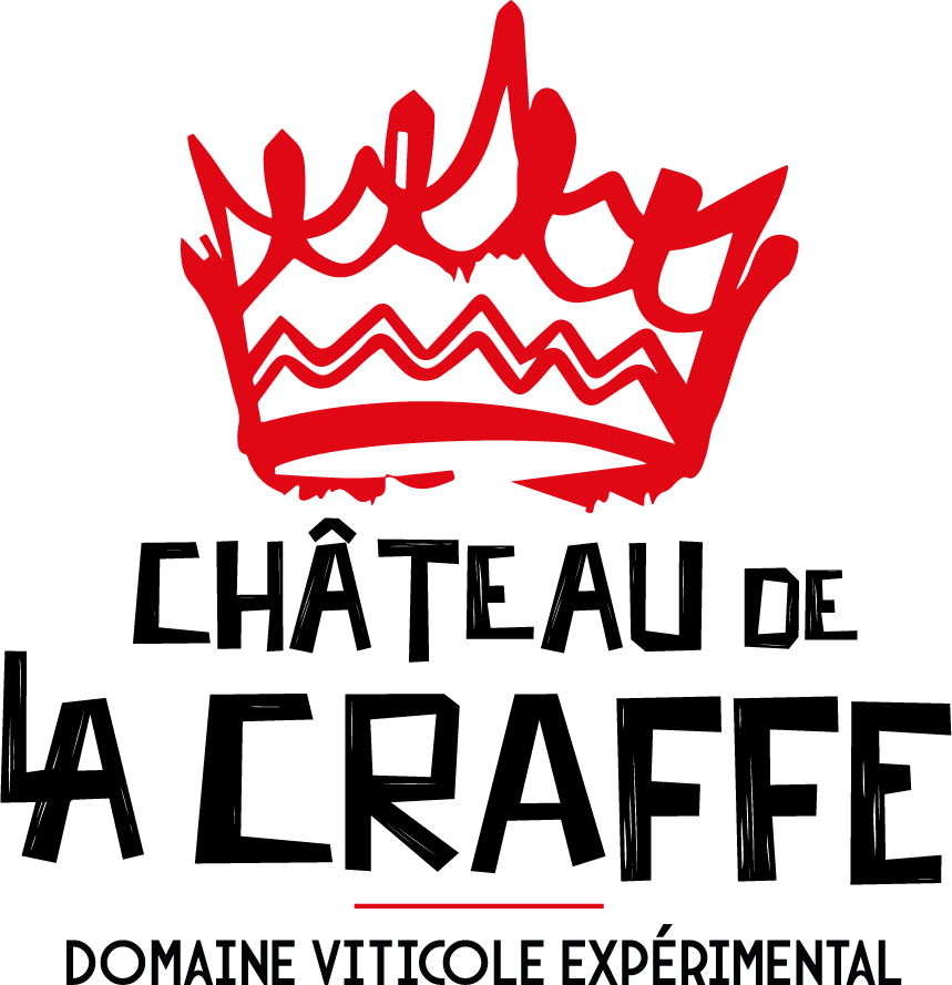 a crown crown of thorns and a crown of thorns