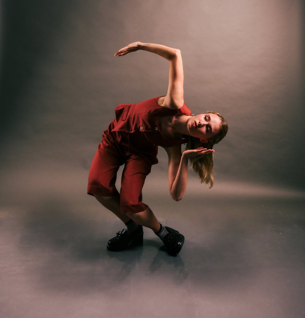 Johanna Spies modeling in dance studio in Madrid