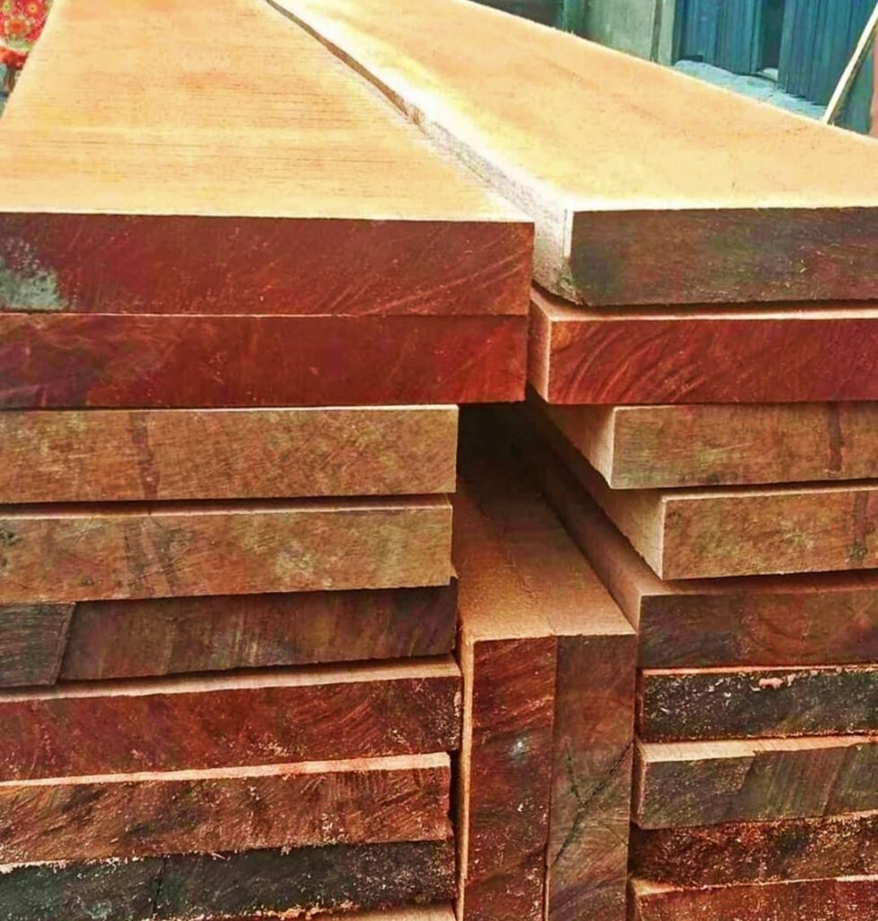 Kayu papan meranti