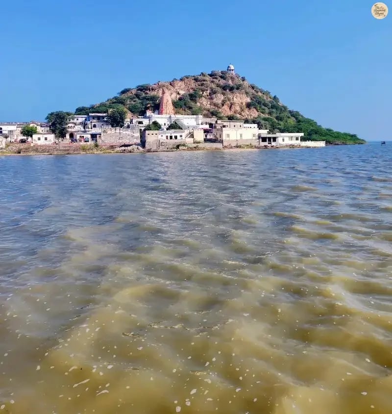 Shakhambhari Devi Temple overlooking the tranquil waters of Sambhar Lake.