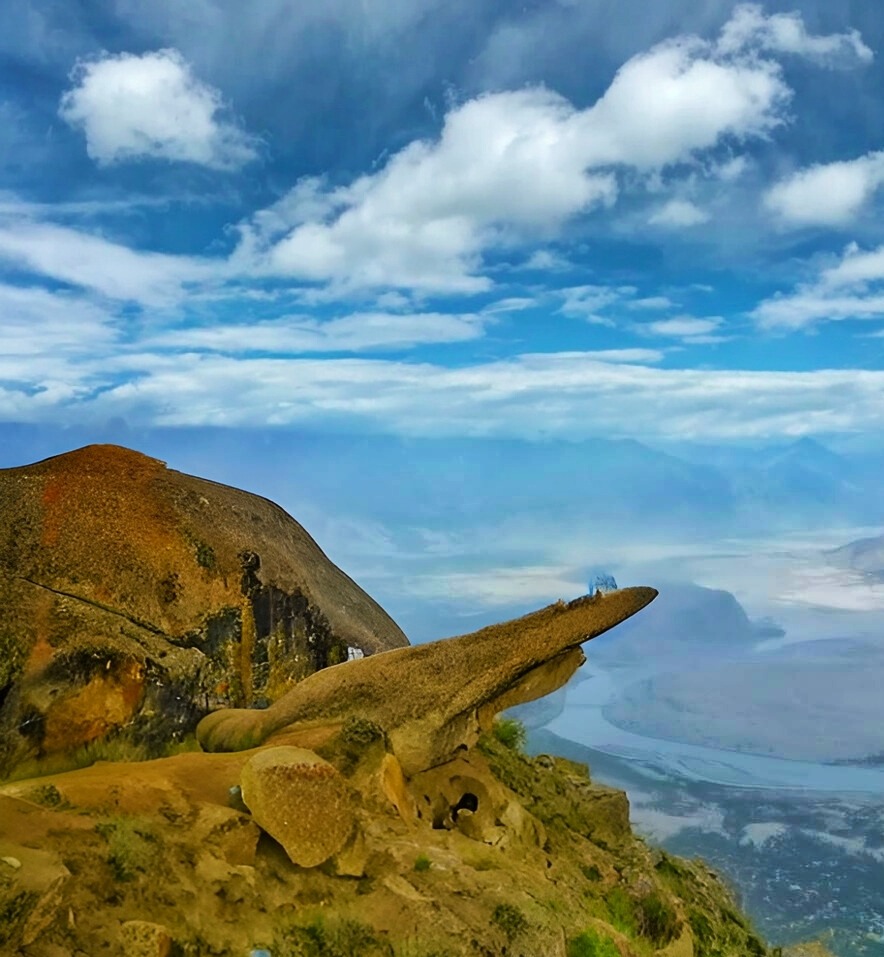 Full view of marsur rock skardu