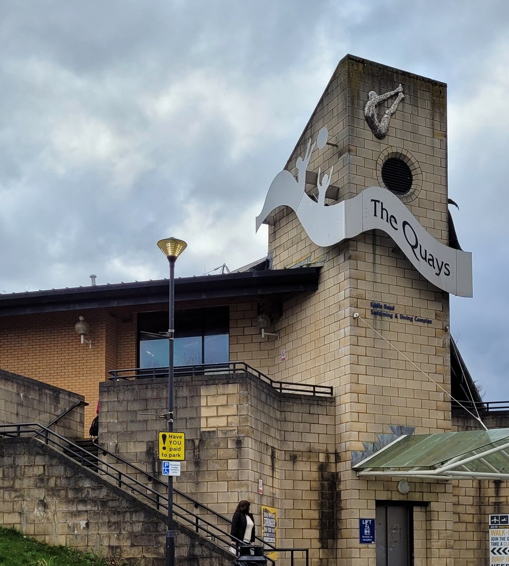 SWIMMING AND DIVING - WEST QUAY - SOUTHAMPTON