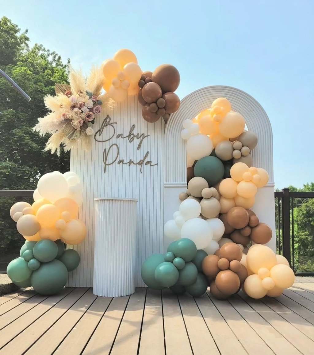 Baby panda balloon backdrop