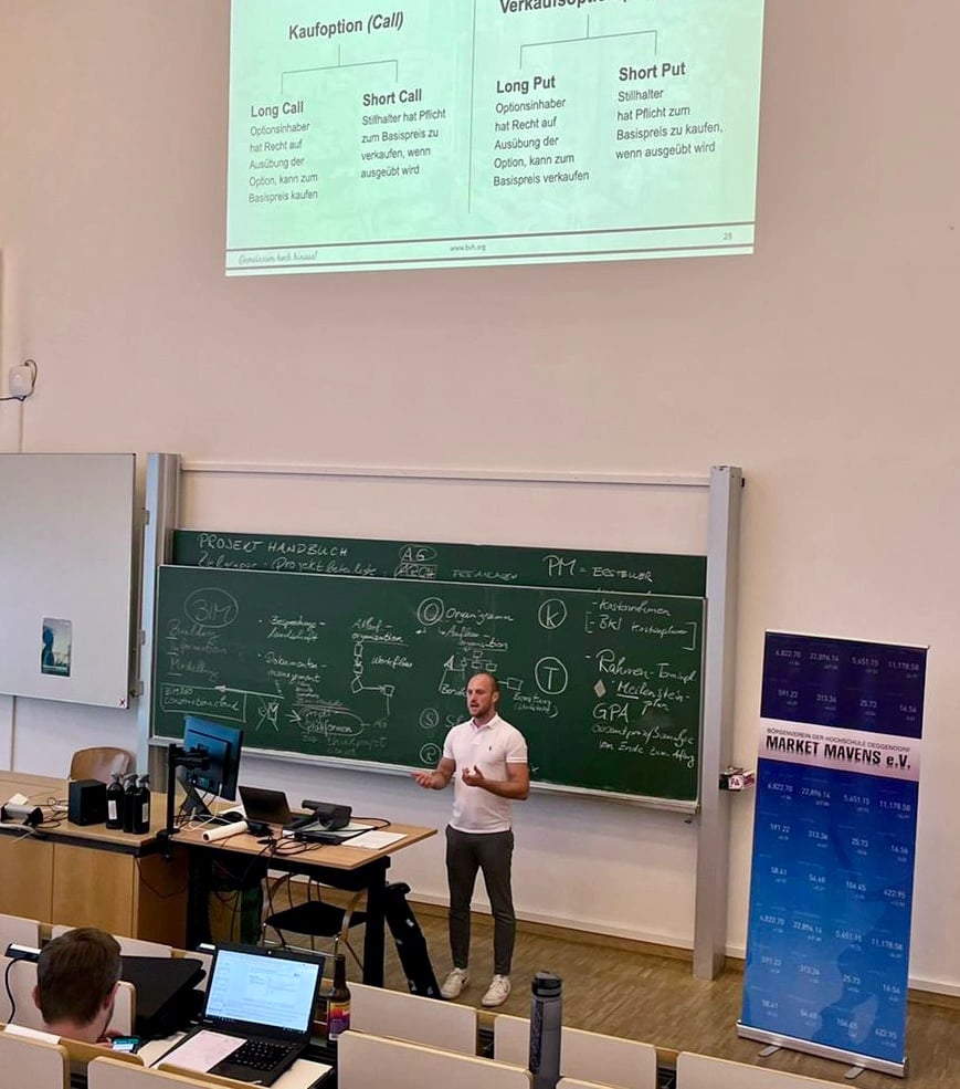 Tobias Fraunhofer bringt uns das Thema Optionen näher