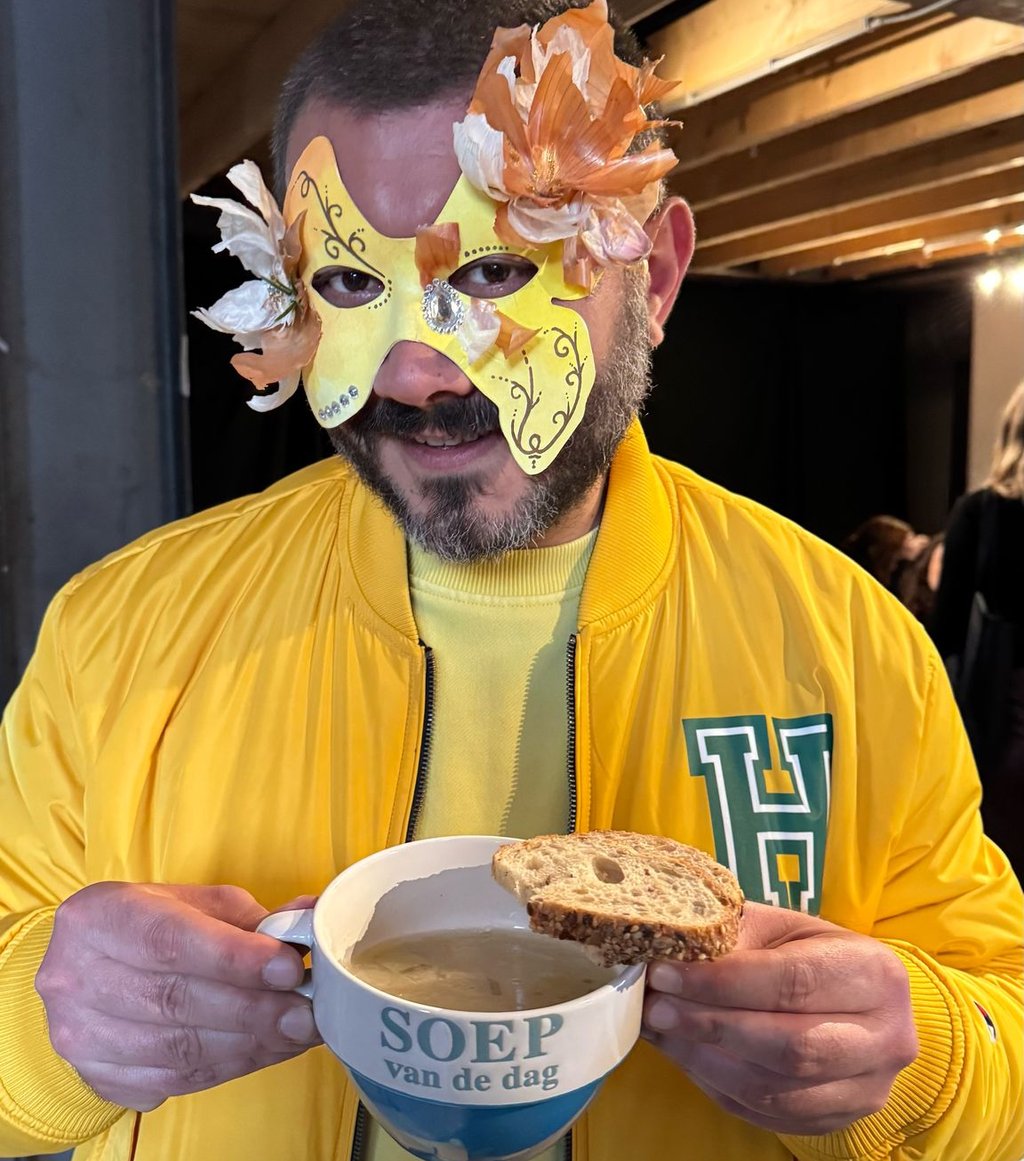 onion soup and mask