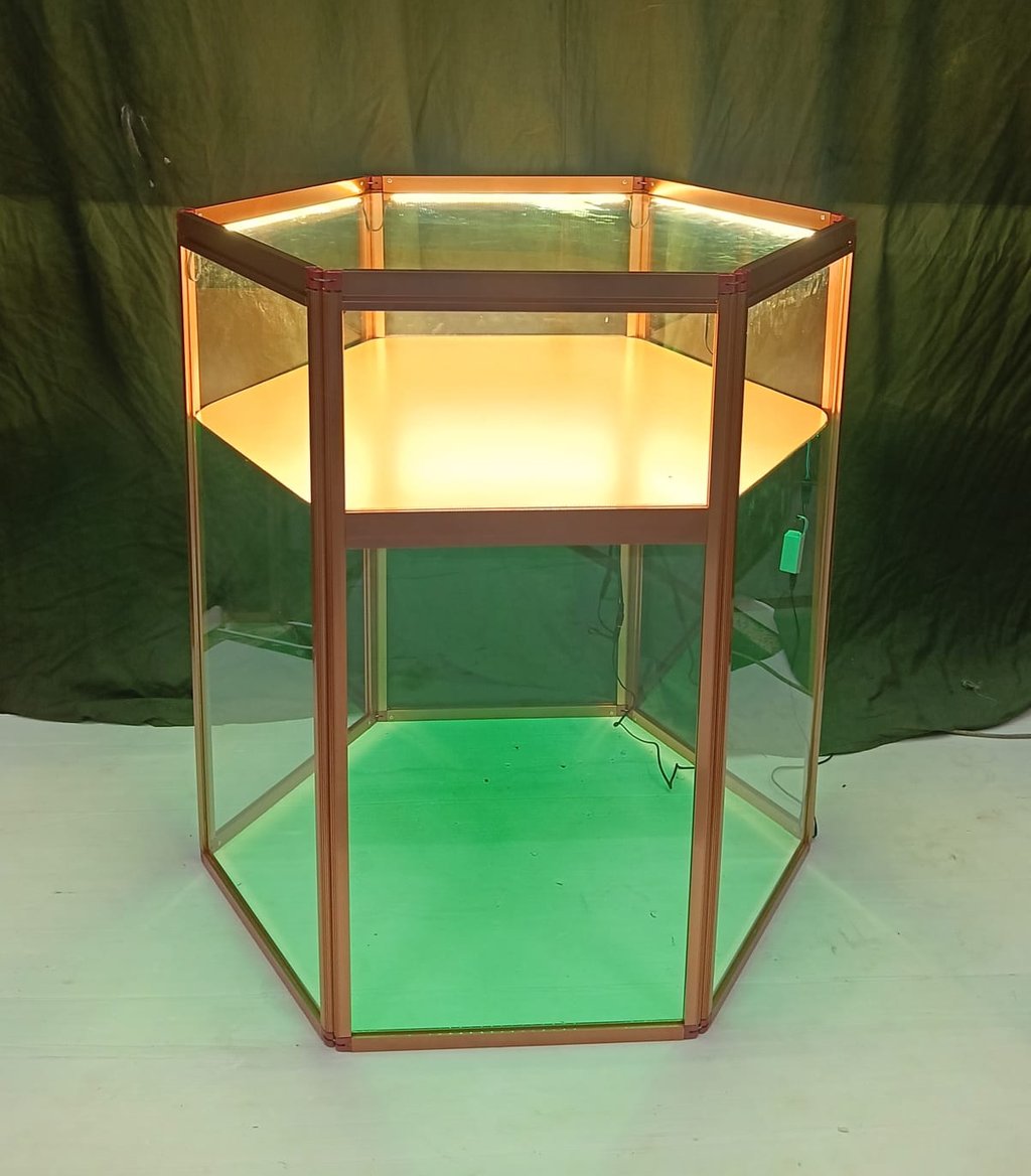 Hexagonal Portable jewellery counter