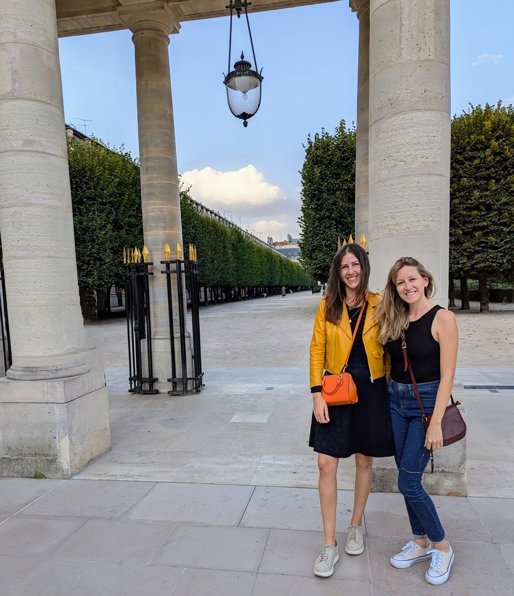 Charlotte Goutard et Victoria Ricard immobilier jardin du palais royal Paris